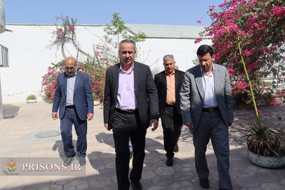 بازدید رئیس کل دادگستری بوشهر از زندان نظامیان استان