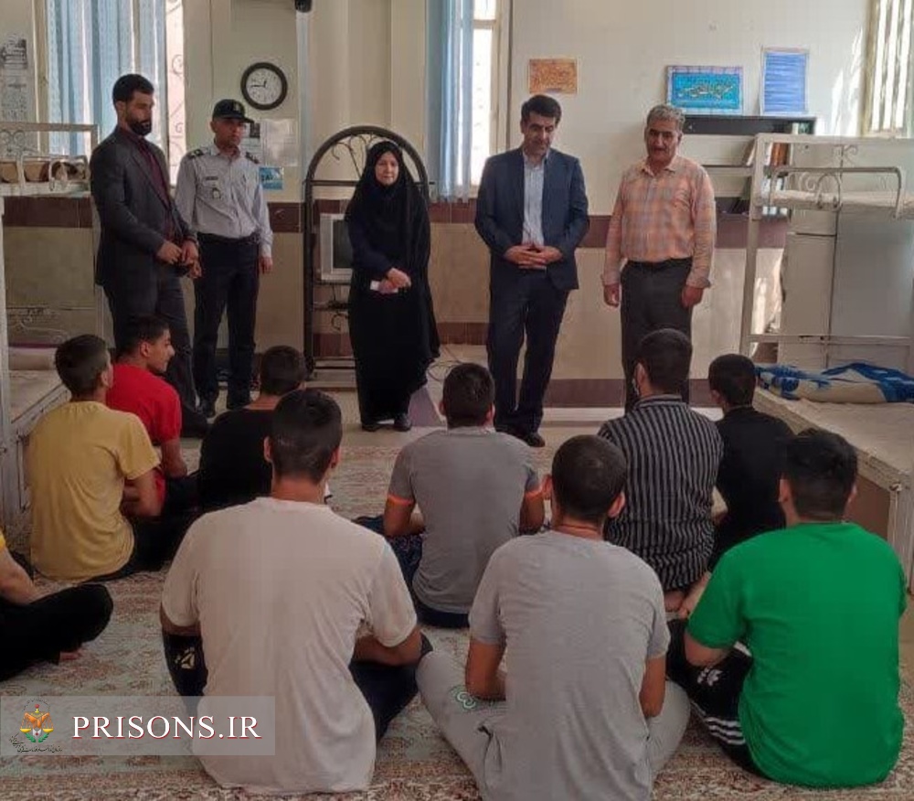 دیدار چهره به چهره مدیرکل زندان‌های لرستان با مددجویان کانون اصلاح و تربیت استان
