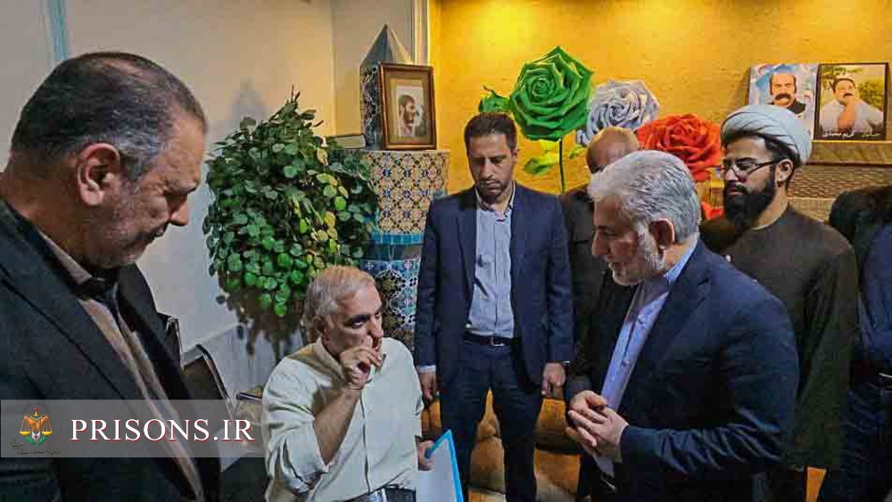 دیدار رئیس سازمان زندان‌ها از جانبازان آسایشگاه ثارالله در هفته دفاع مقدس