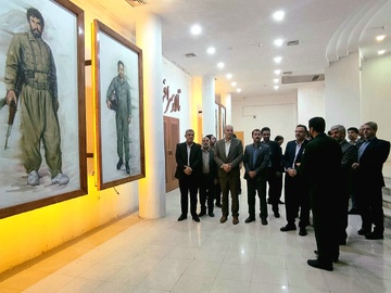 بازدید سرپرست زندان‌های ایلام و اعضای شورای قضایی استان از موزه دفاع مقدس