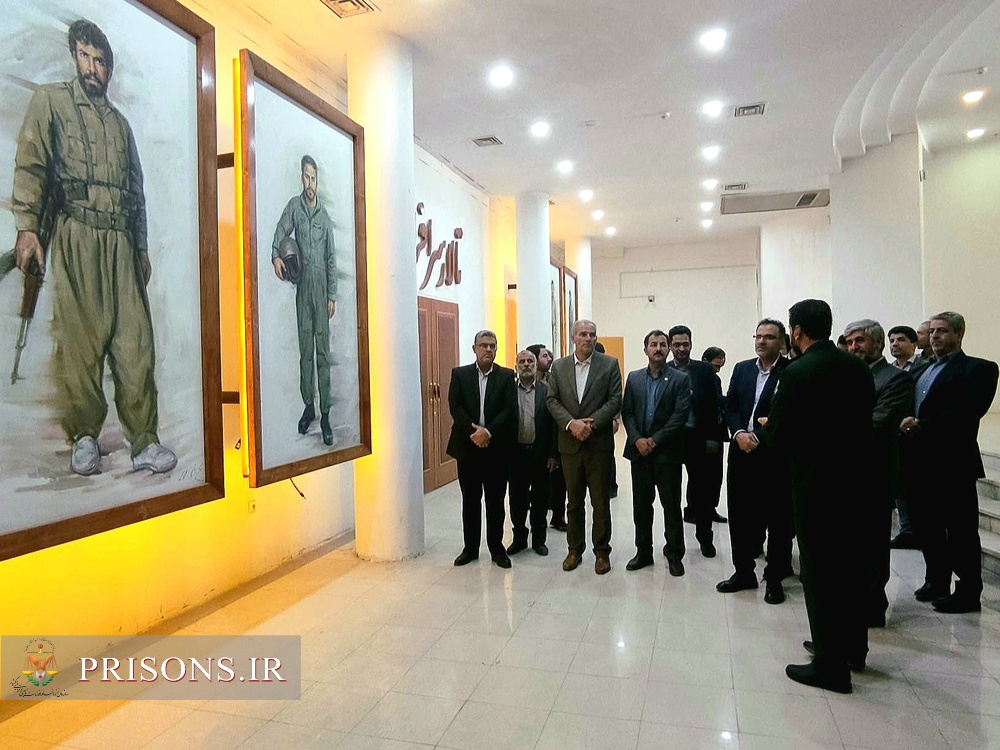 بازدید سرپرست زندان‌های ایلام و اعضای شورای قضایی استان از موزه دفاع مقدس