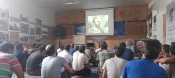 اکران مستند «آستین خالی» در زندان خمینی‌شهر