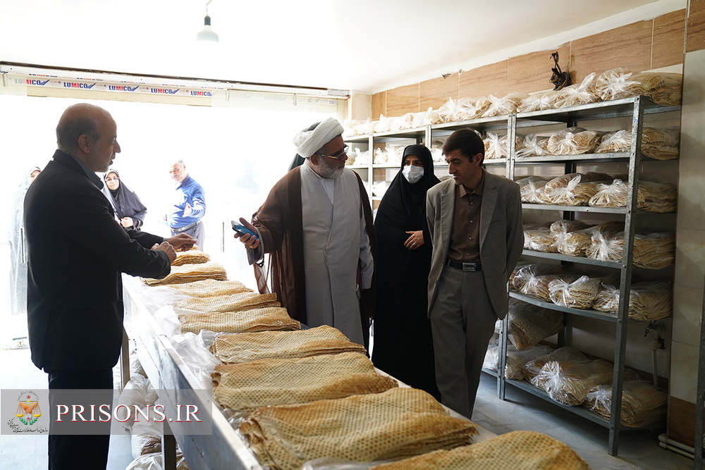 غذا و نان زندانیان قم در بالاترین کیفیت پخت و توزیع می‌شود