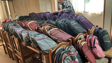 هدیه ۴۲۵۸ بسته کمک آموزشی به خانواده زندانیان نیازمند در آذربایجان غربی 