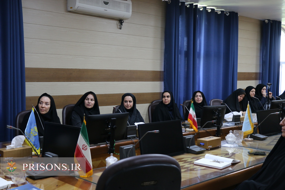 کارگاه آموزشی فرزندپروری با استقبال کارکنان زن اداره کل زندان‌های استان کرمانشاه همراه شد