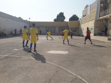 برگزاری مسابقه فوتبال بین پیشکسوتان تیم شاهین بوشهر ومددجویان کانون اصلاح وتربیت استان