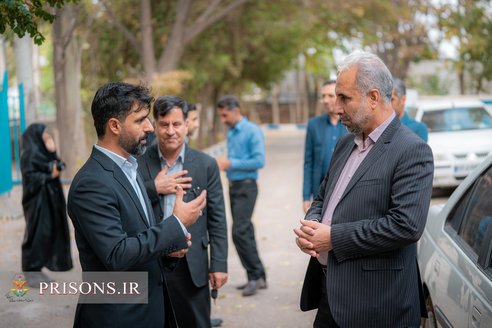 روابط عمومی‌ باید نزدیک‌ترین شخص به رأس مجموعه باشد