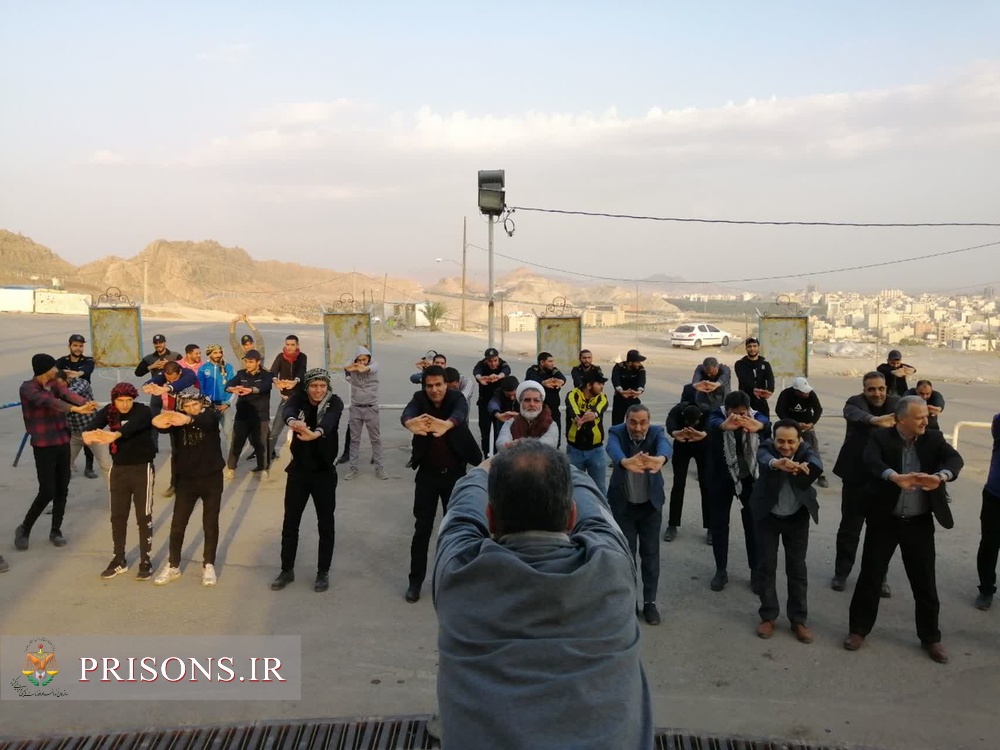 کوهنوردی کارکنان و سربازان وظیفه زندانهای استان قم 