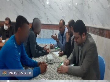 اعطاء تسهیلات حقوقی به زندانیان رودسر همزمان با بازدید مقامات قضایی  