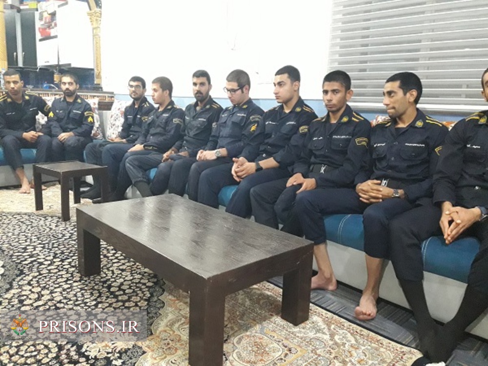 دیدار و جلسه پرسش وپاسخ مدیر کل زندان های استان بوشهر با سربازان وظیفه زندان دشتستان