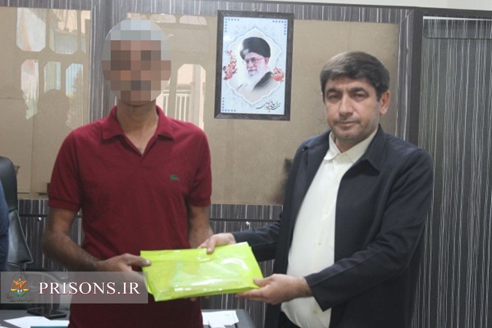 اهدای بسته های لوازم التحریر ویژه فرزندان مددجویان در  زندان دشتی