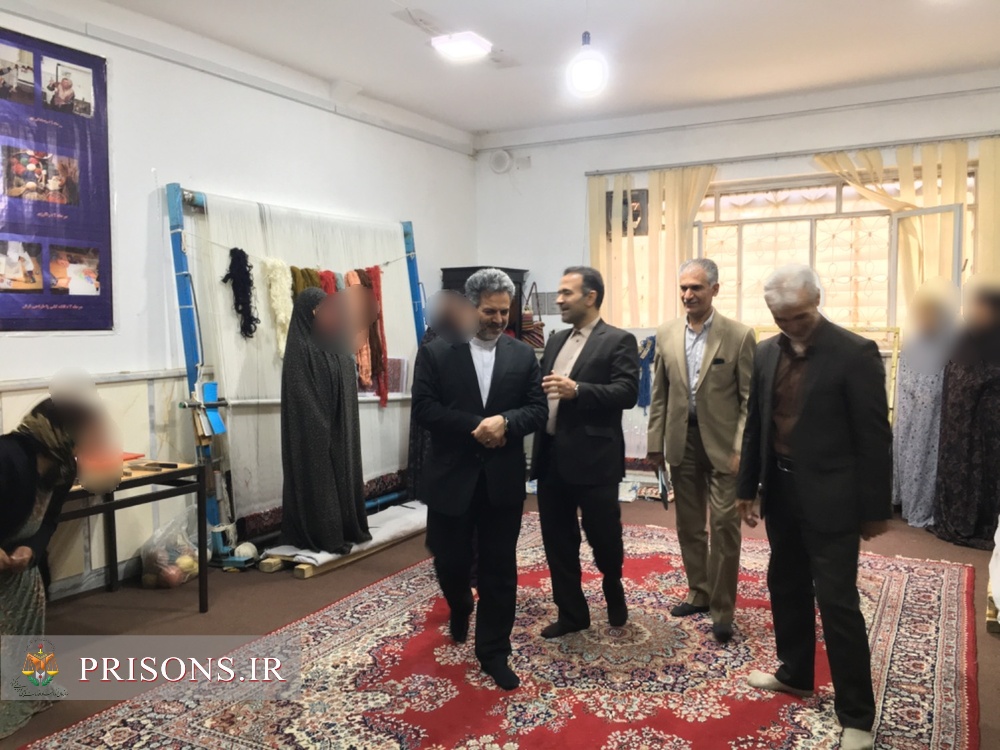 بازدید معاون توسعه مدیریت و منابع سازمان زندان‌ها از بند نسوان مرکز استان کردستان