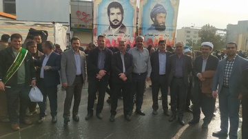 حضور کارکنان زندان‌های استان کردستان در مراسم استقبال از رئیس‌جمهور