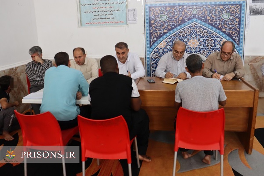 دیدار چهره به چهره و «پرسش و پاسخ» سرپرست اردوگاه حرفه آموزی بوشهر با مددجویان
