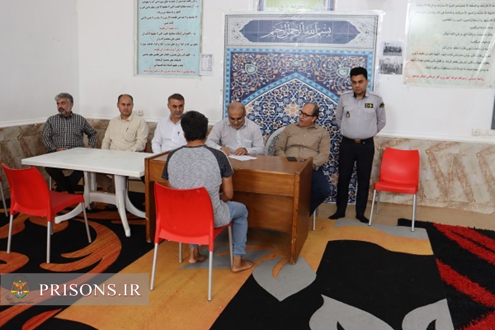 دیدار چهره به چهره و «پرسش و پاسخ» سرپرست اردوگاه حرفه آموزی بوشهر با مددجویان