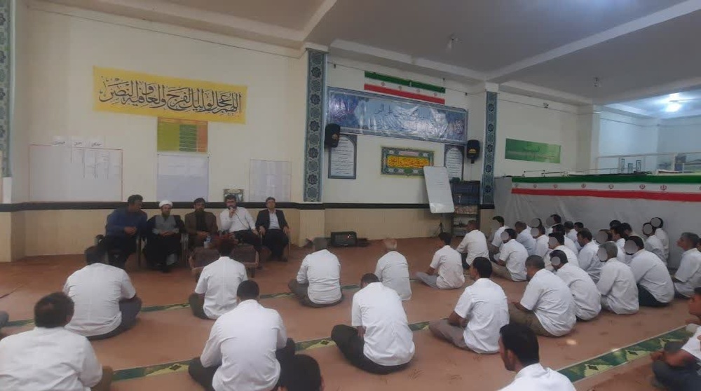 فعالیت‌های قرآنی مبنا و اساس برنامه‌های اصلاحی و تربیتی زندانیان است