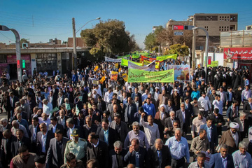 حضور کارکنان زندان های استان کرمان در راهپیمایی 13 آبان رفسنجان