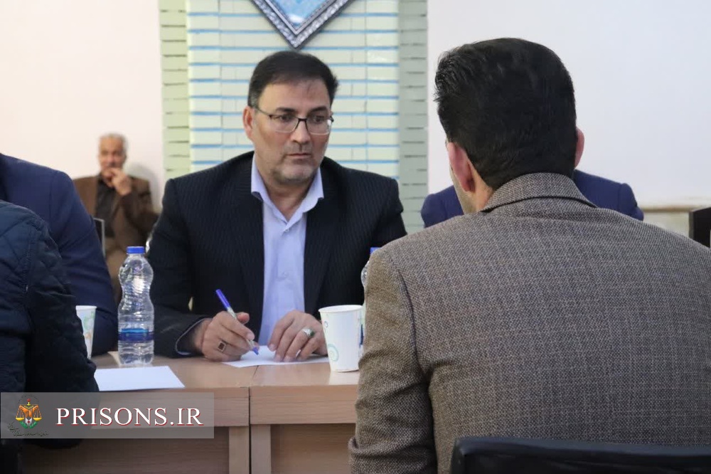 برگزاری میز خدمت مدیرکل زندان‌های آذربایجان شرقی در نمازجمعه شهرستان مراغه