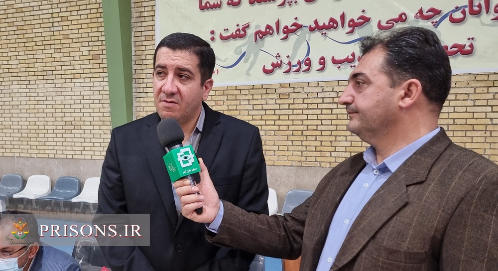 رسیپگی مقامات قضایی دادگاه عمومی و انقلاب مرکز فارس به درخواست‌های ۵۵۰ زندانی در عادل آباد شیراز
