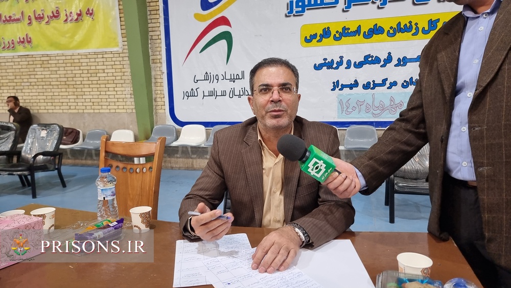 رسیپگی مقامات قضایی دادگاه عمومی و انقلاب مرکز فارس به درخواست‌های ۵۵۰ زندانی در عادل آباد شیراز