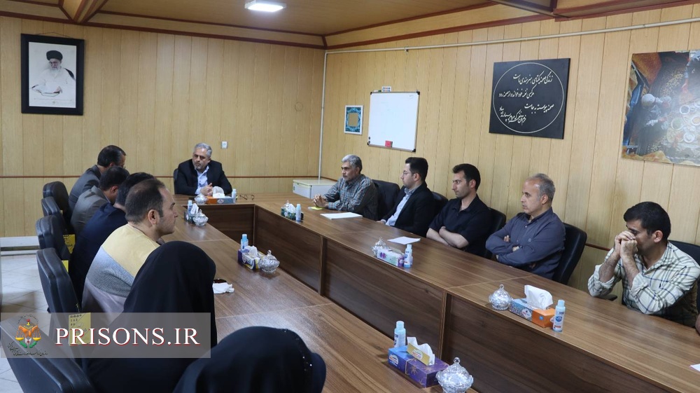 مدیرکل زندان‌های استان قزوین از پرستاران تجلیل کرد