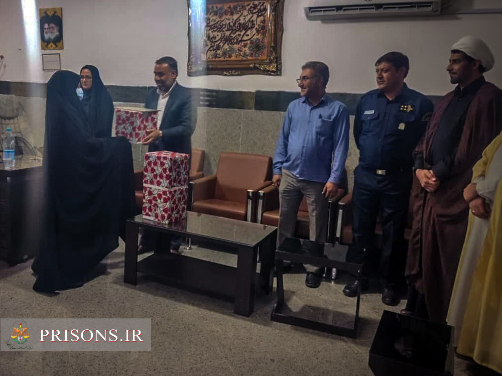 مدیرکل زندان‌های استان کرمان از پرستاران شاغل در زندان‌ها تجلیل کرد