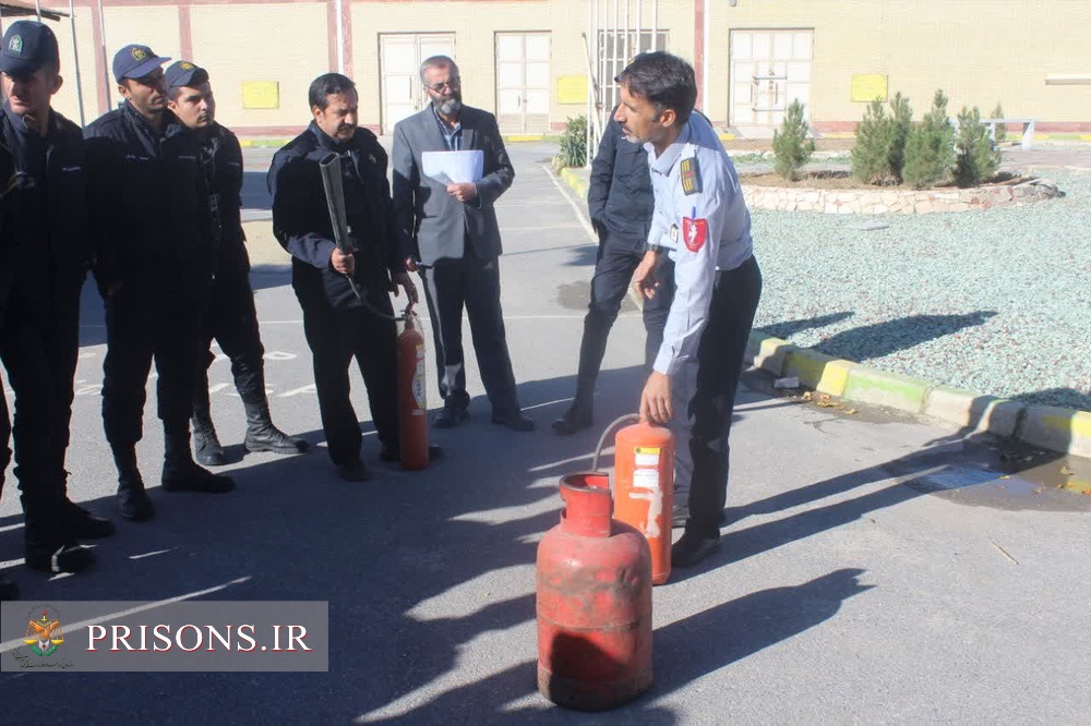 برگزاری کارگاه آموزشی «اطفا حریق» در زندان نجف‌آباد 