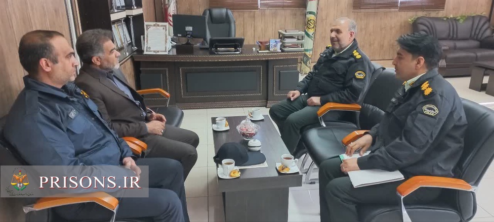 دیدار رئیس زندان لنجان با فرمانده جدید انتظامی این شهرستان 