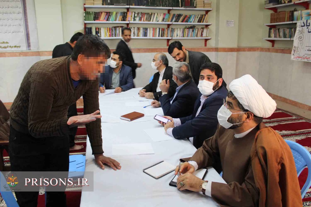 بازدید دادستان مرکز استان از اردوگاه حرفه آموزی سمنان