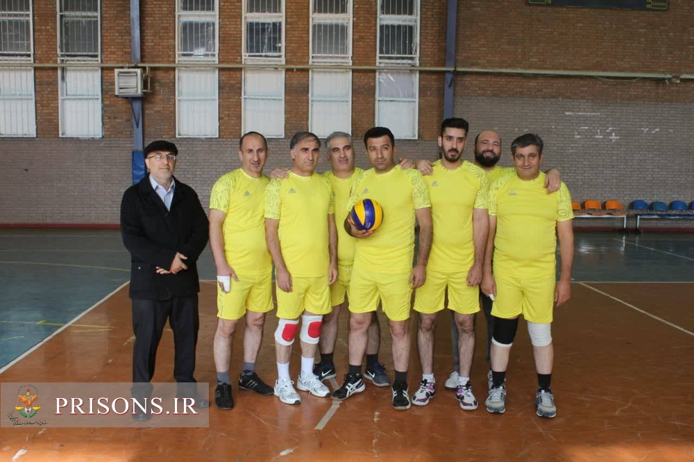 افتتاحیه مسابقات والیبال کارکنان زندان‌های استان تهران در کانون اصلاح و تربیت 