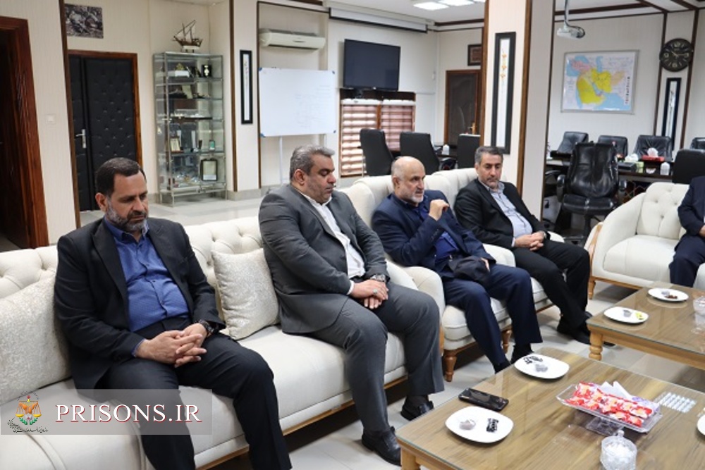 دیدار معاون توسعه مدیریت و منابع سازمان زندان ها با استاندار بوشهر
