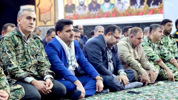 برگزاری مراسم روضه خوانی ایام فاطمیه و زیارت عاشورا کارکنان زندان خوزستان را درکنار مزار شهدا