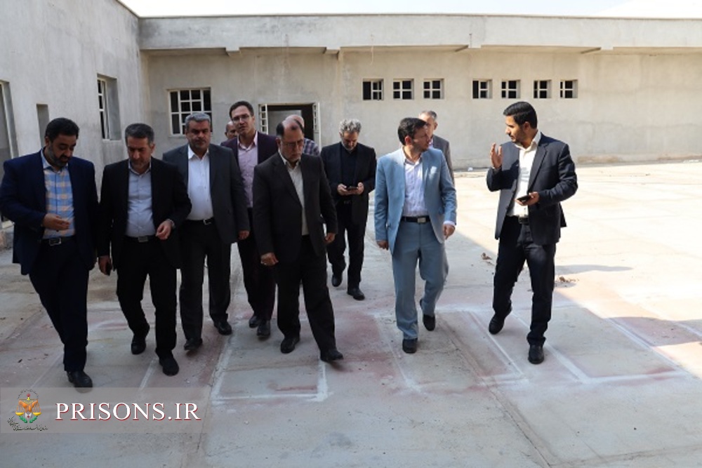 بازدید معاون توسعه مدیریت و منابع سازمان زندان ها از پروژه در حال ساخت زندان گناوه