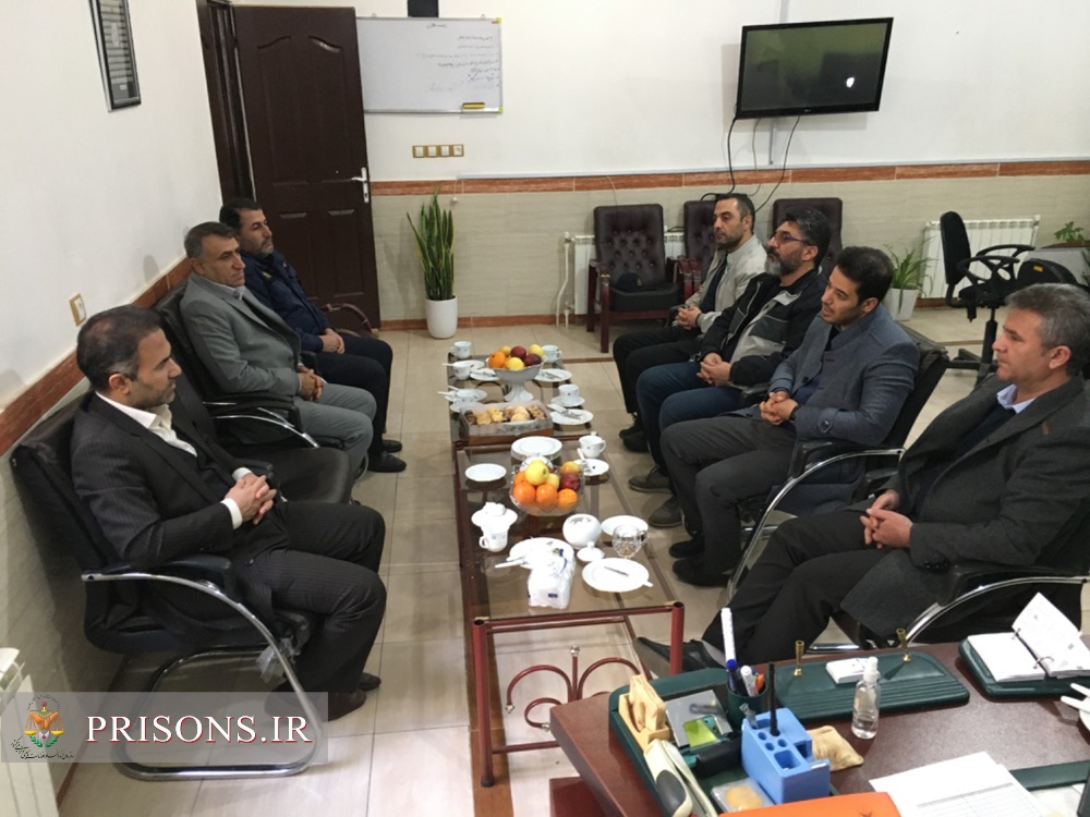 نشست مدیرکل زندانهای استان کردستان با رئیس اداره ورزش و جوانان شهرستان سقز