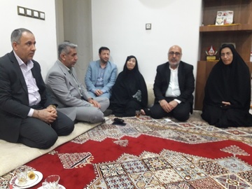 دیدار رئیس‌کل دادگستری و مدیرکل زندان‌های بوشهر از خانواده شهدای شهرستان دشتی