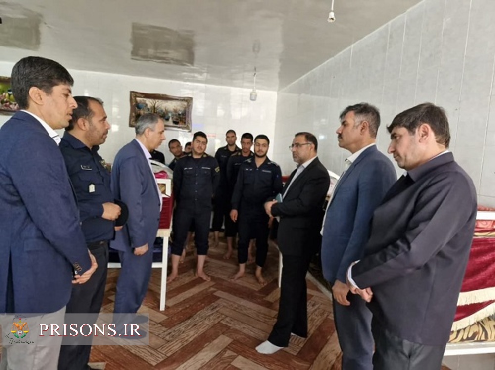 بازدید مدیر کل بهداشت و درمان سازمان زندان ها از زندان دشتی