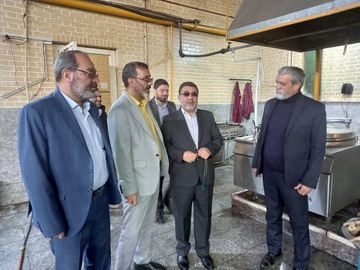 مدیرکل زندان‌های استان تهران همزمان با شب یلدا از ندامتگاه ورامین بازدید کرد