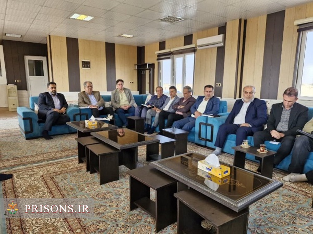 نشست مدیر کل بهداشت و درمان سازمان زندان ها با مسولین زندان های استان بوشهر                                