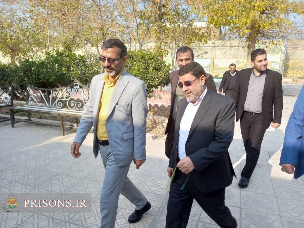 مدیرکل زندان‌های استان تهران همزمان با شب یلدا از ندامتگاه ورامین بازدید کرد
