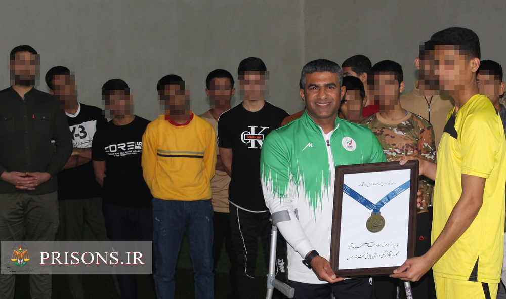 اهدای مدال طلای قهرمان برای آزادی زندانیان جرائم غیرعمد هرمزگان