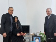 دیدار مدیرکل زندان‌های آذربایجان غربی با مادران سه شهید