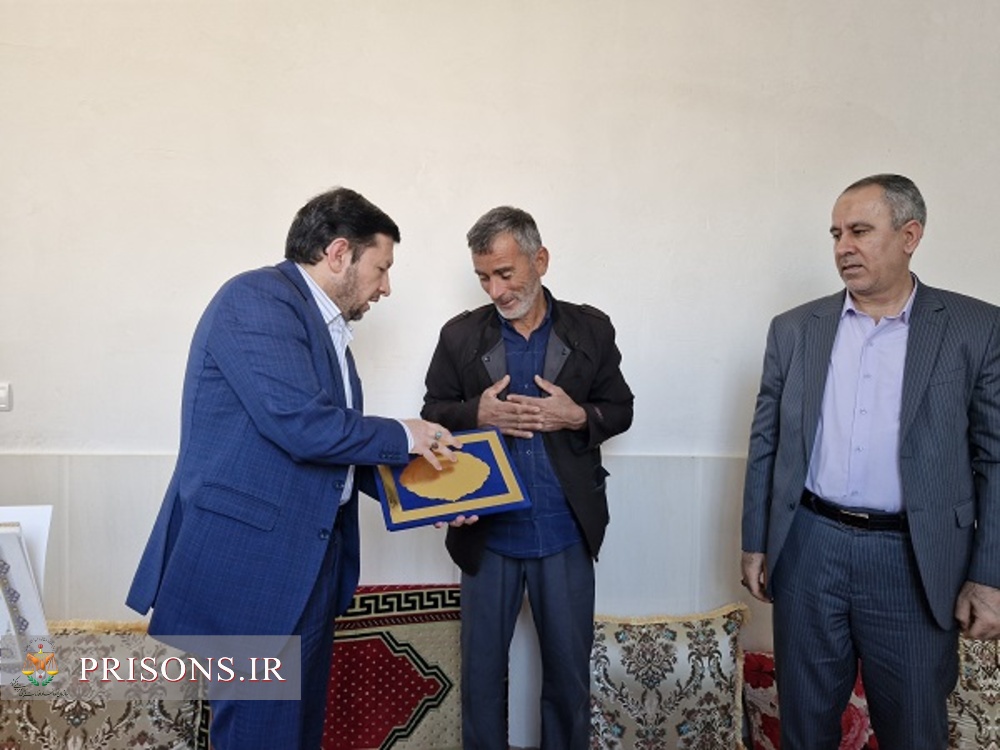 دیدار رئیس‌کل دادگستری و مدیرکل زندان‌های بوشهر با خانواده شهید حادثه تروریستی راسک