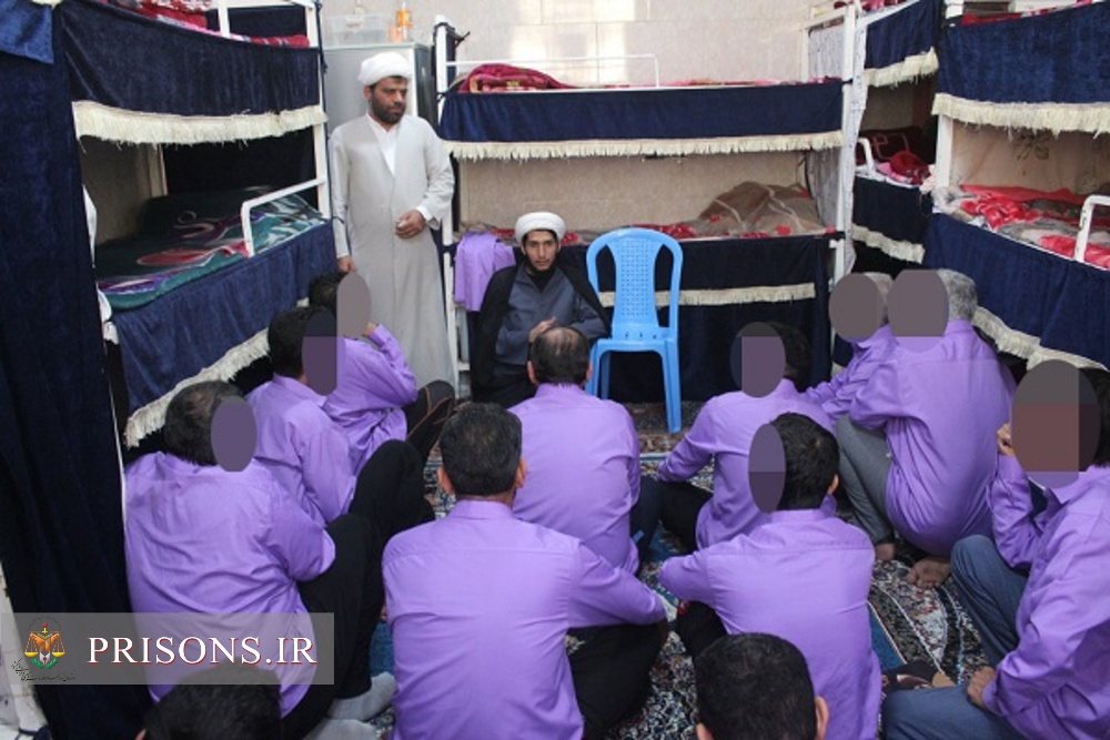 حضور روحانیون حوزه علمیه برای امورات تبلیغی و مشاوره ای در  زندان دشتی