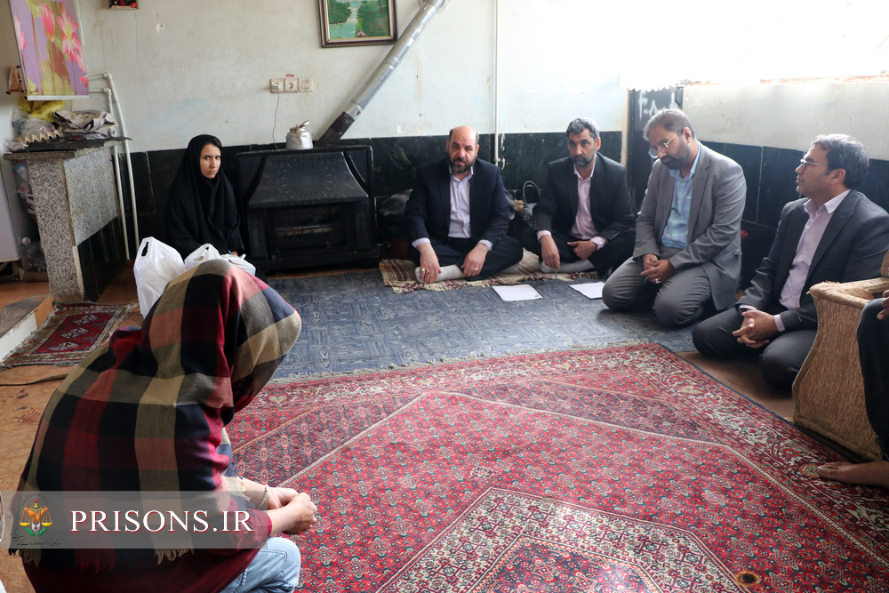 بازدید چهارشنبه های امام رضای از دو خانواده زندانی نیارمند در بیرجند