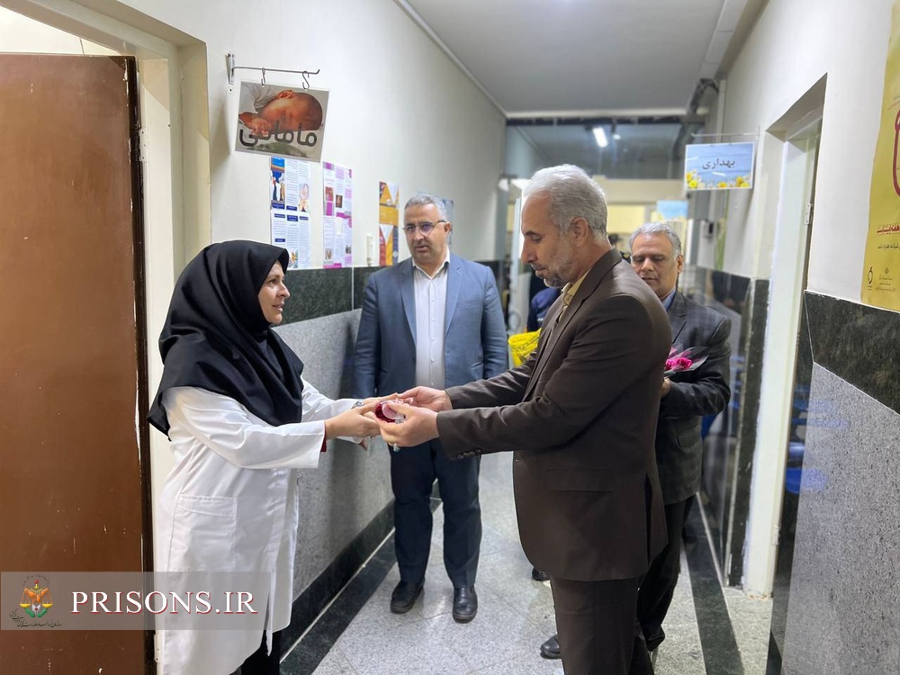 دیدار مدیرکل زندان‌های استان کرمان با کارکنان زن شاغل در زندان مرکزی