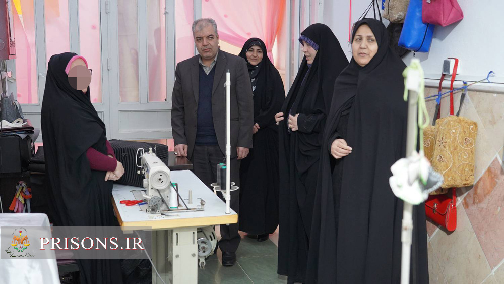 فیلم| اردوی جهادی یک روزه ادارات کل حمایتی، آموزشی و درمانی در زندان زنان ارومیه