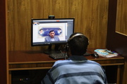 فیلم| خدمت‌رسانی به زندانیان با توسعه جلسات دادرسی الکترونیک در زندان‌ها (ندامتگاه تهران‌بزرگ)