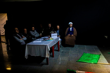 تصاویری از اجرای زندانیان همدان در سومین جشنواره تئاتر استانی