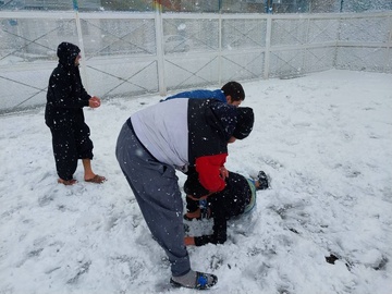 برف بازی مددجویان کانون اصلاح و تربیت ارومیه