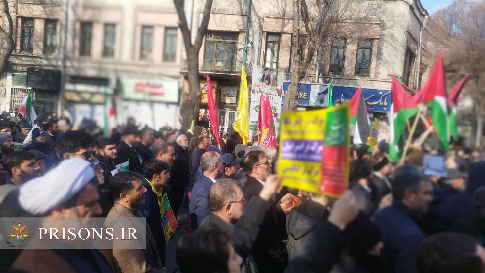 حضور مدیرکل و کارکنان زندان‌های آذربایجان شرقی در نماز جمعه و راهپیمایی حمایت از مردم غزه 